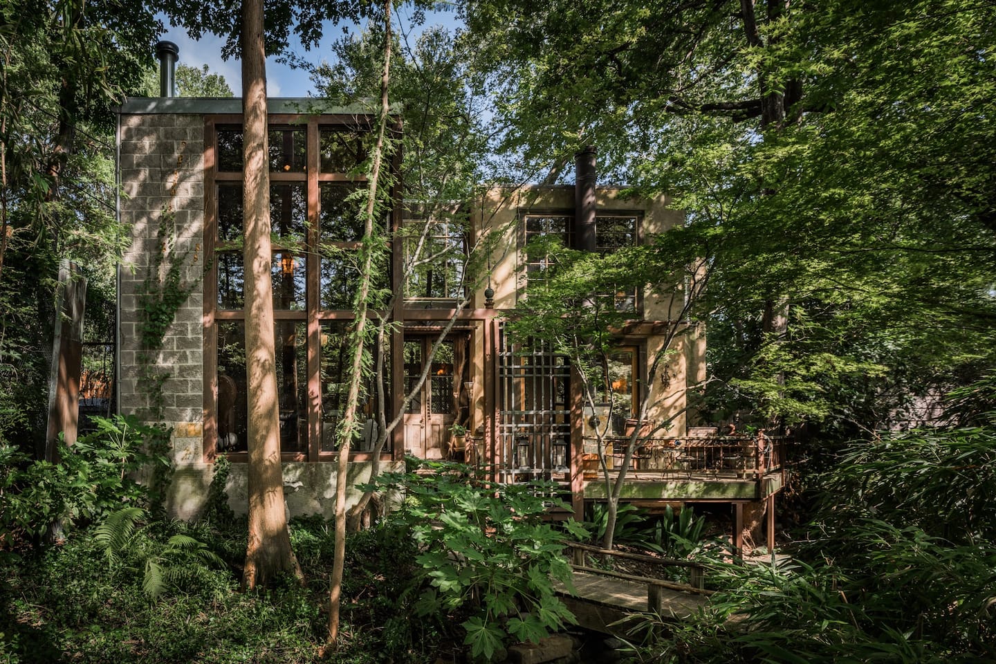 Amazing City TreehouseAmazing City Treehouse