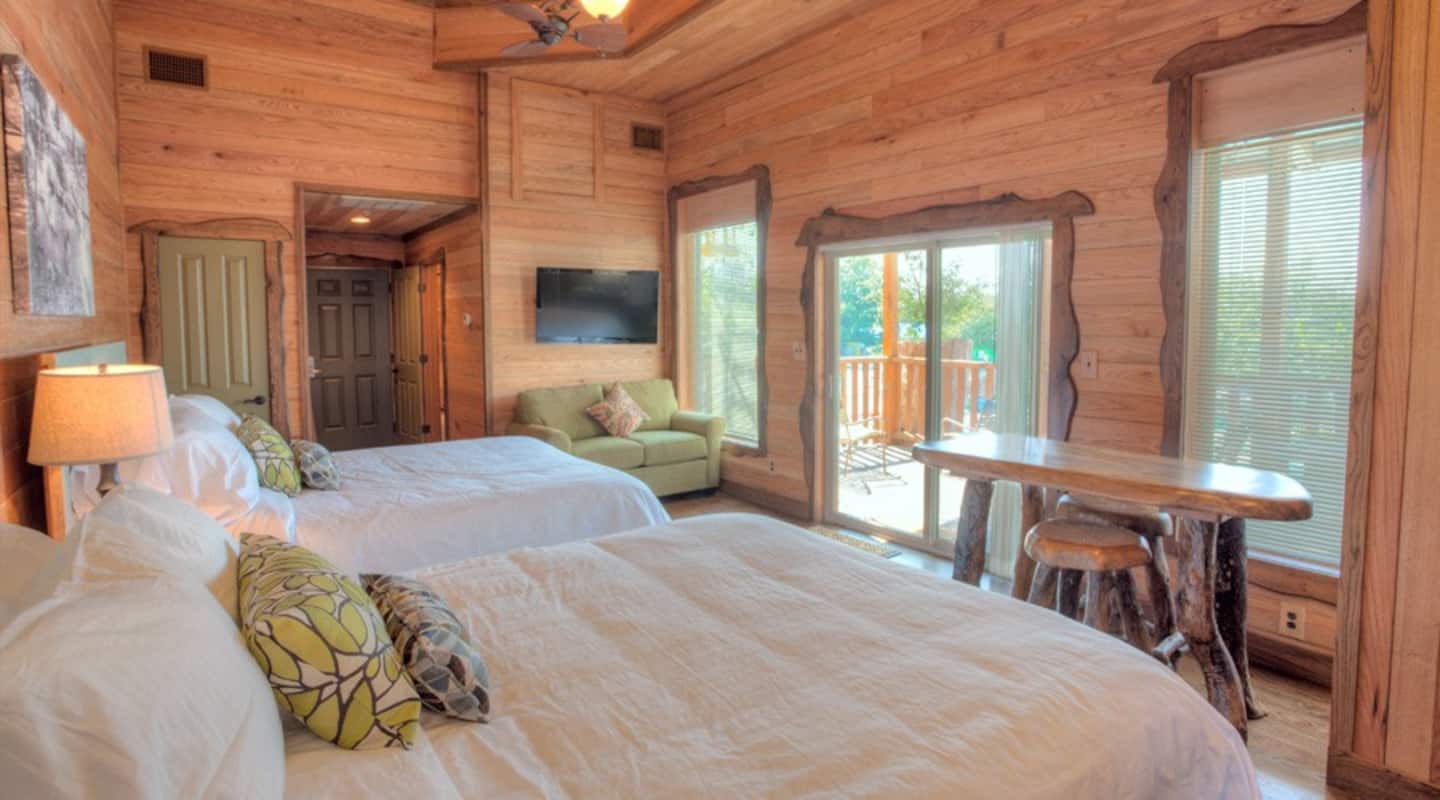 Studio Treehouse Rental - Luxury SuiteStudio Treehouse Rental - Luxury Suite