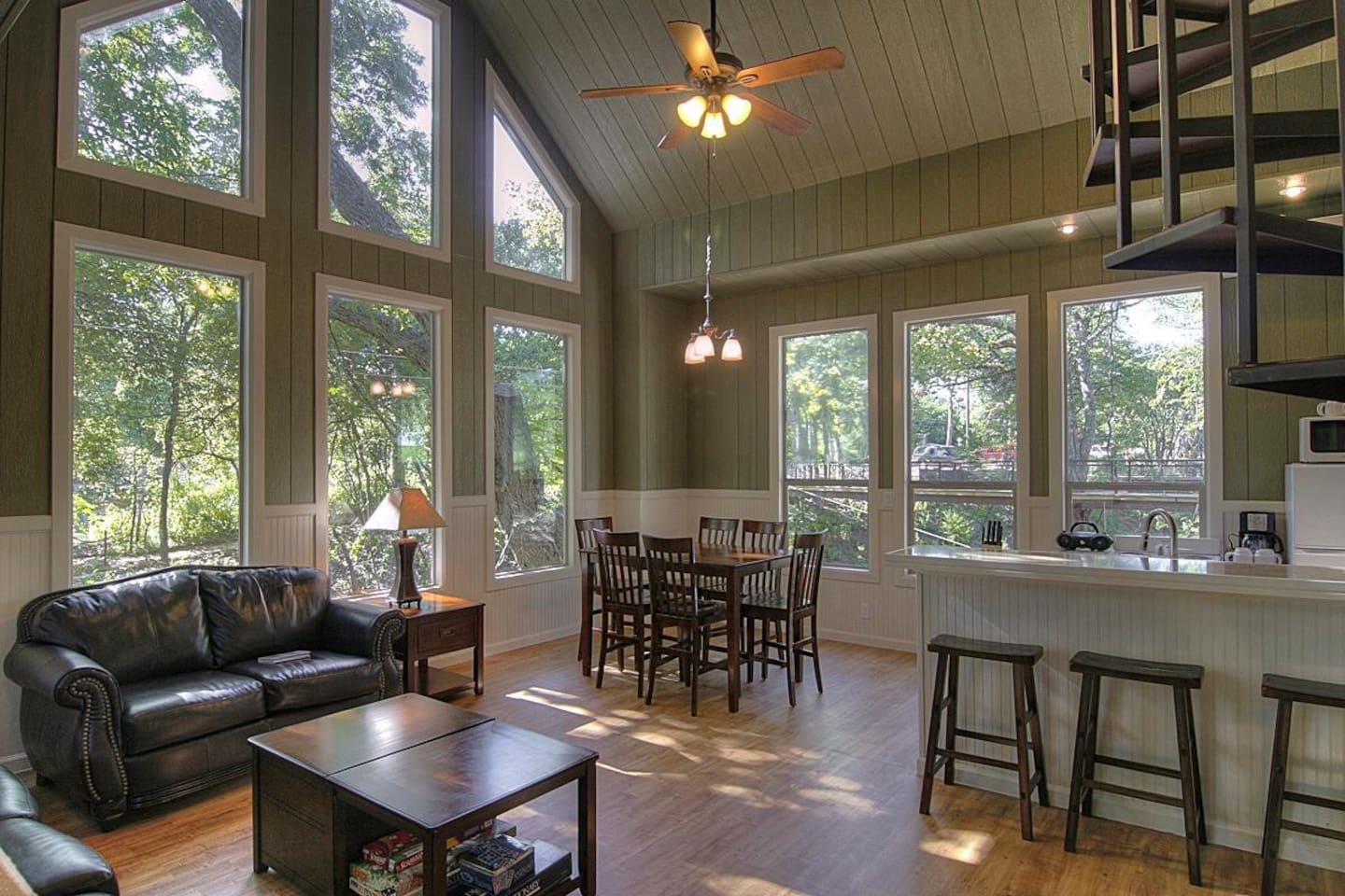 Treehouse Cabin Texas