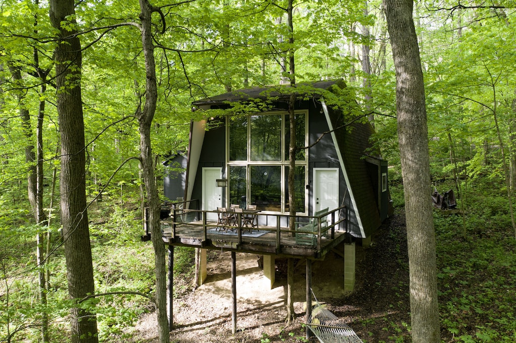 23 Amazing Treehouse Cabin Rentals In Ohio | Treehouse Trippers