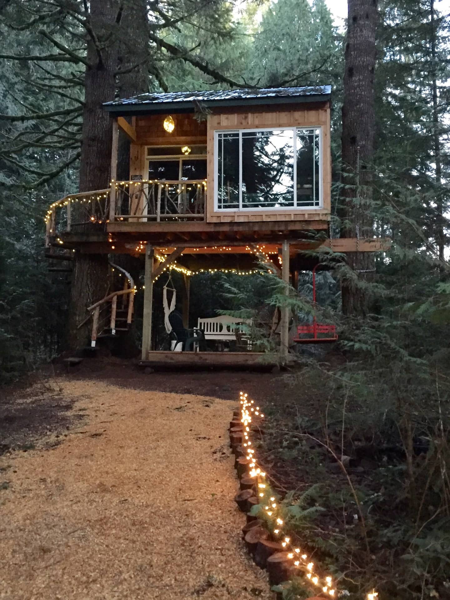 Coolest Treehouses in Oregon