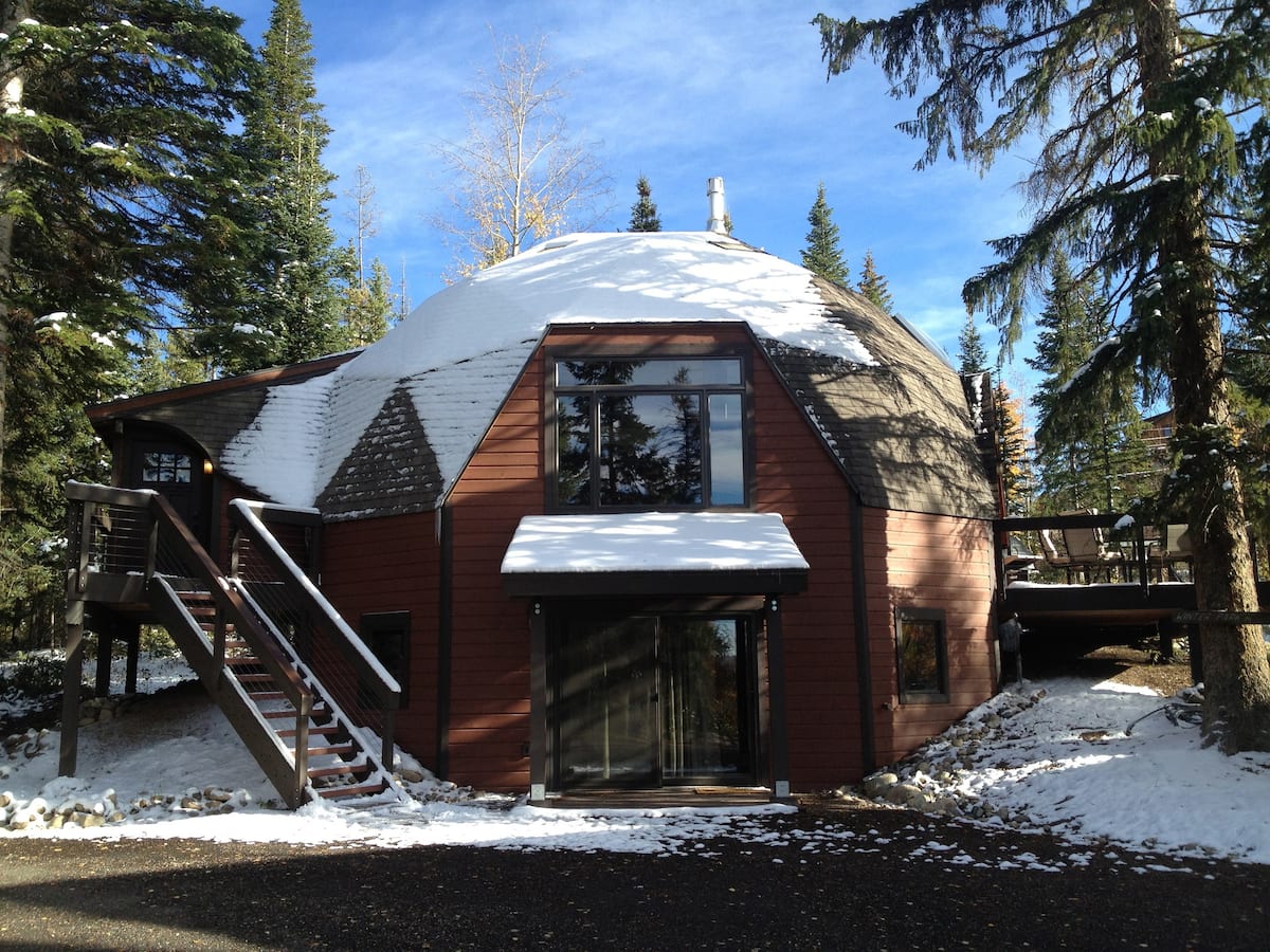 Stay in a Geodesic Dome! Fabulous getaway