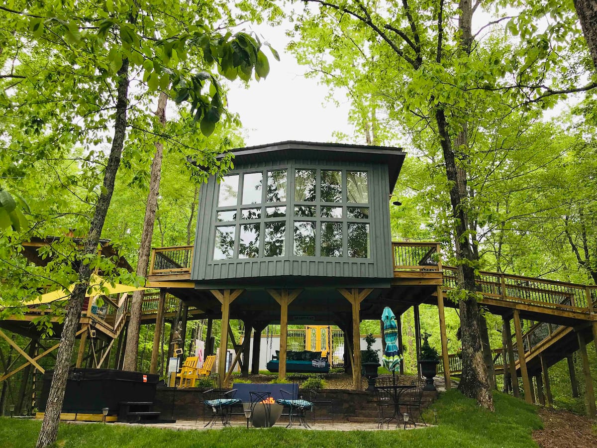 Sulfur Ridge-Tennessee's First Luxury Treehouse