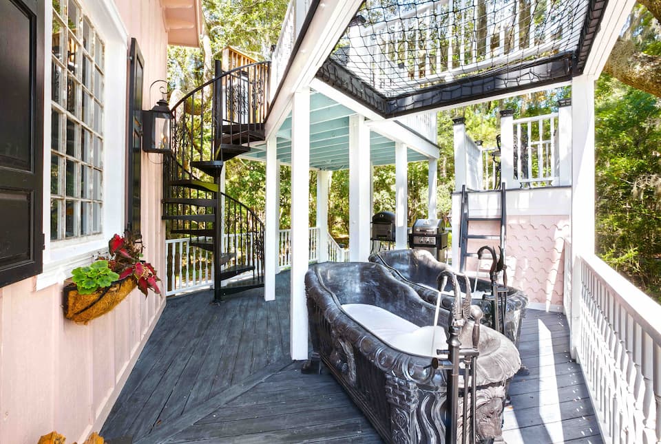 The Charleston Treehouse at Bolt Farm Treehouse