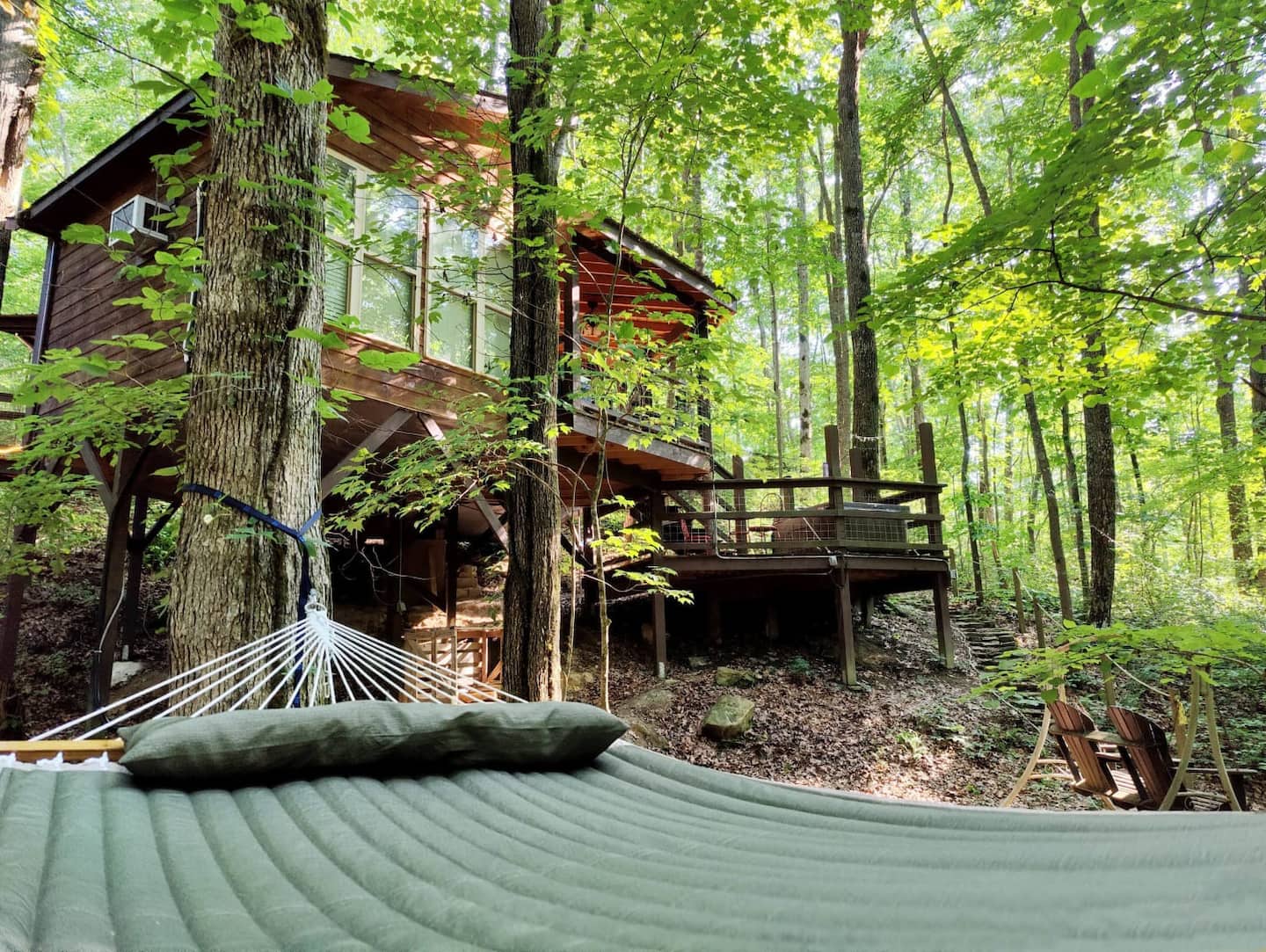 The Eagle Treehouse Rental in Tennessee