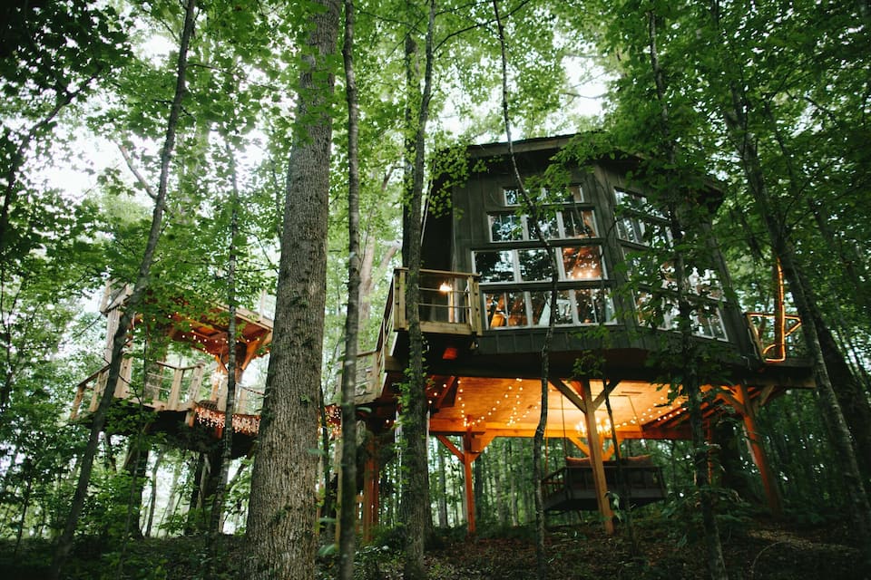 The Majestic Treehouse romantic, luxury retreat
