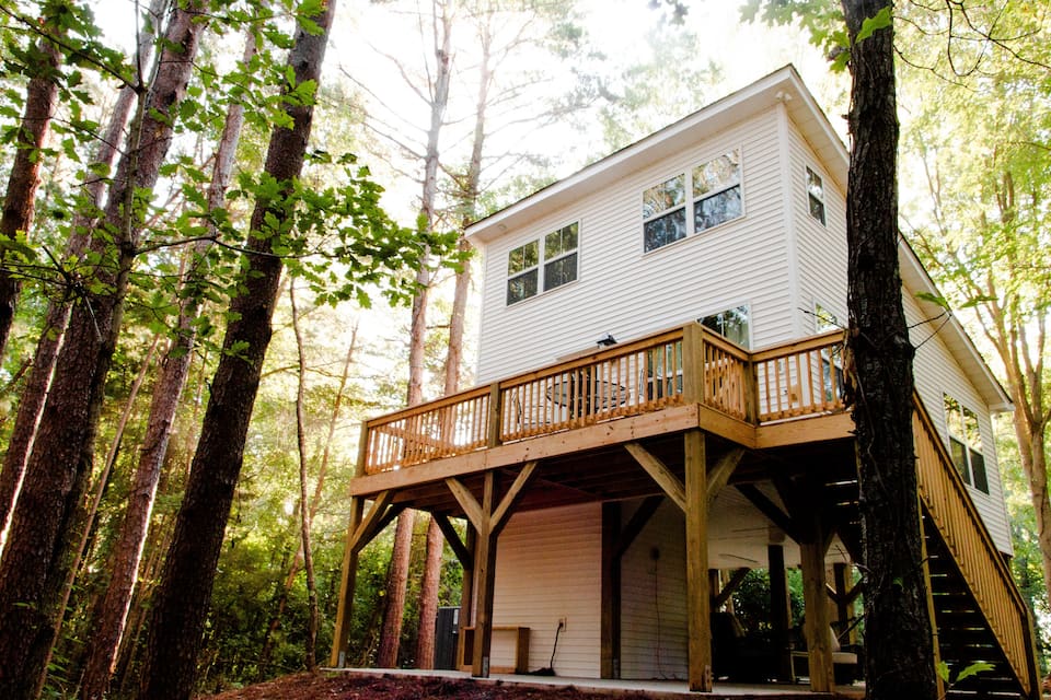 Treehouse-The Tiny House Tree House