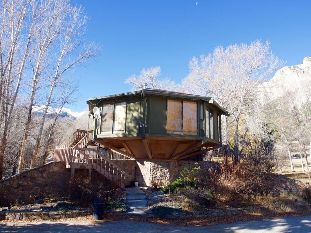 Treehouses in Colorado hot springs