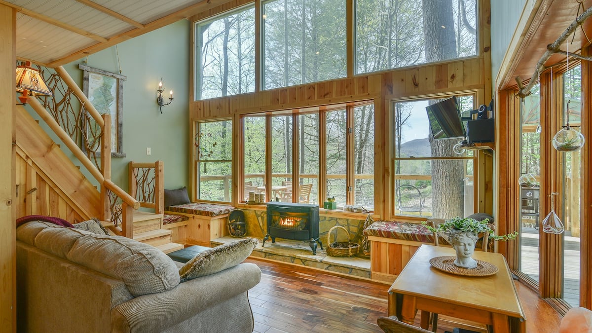 Upper Stone Mountain Treehouse Tennessee Rental