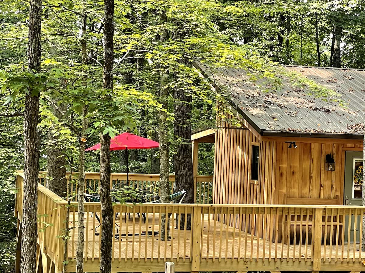 Walland Forests Treehouse Suite with Hot Tub