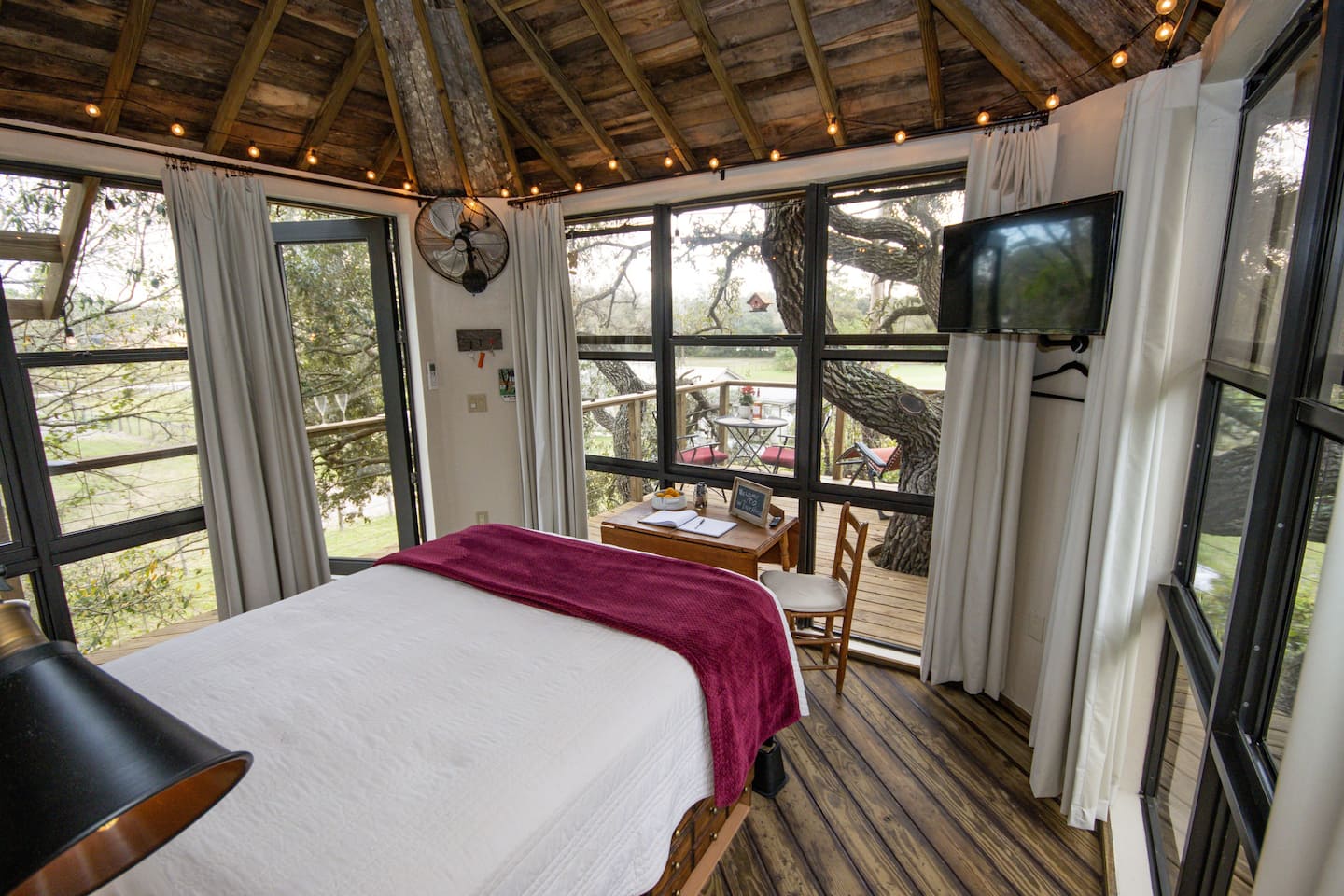 Cool Airbnb Treehouse Rental in Florida