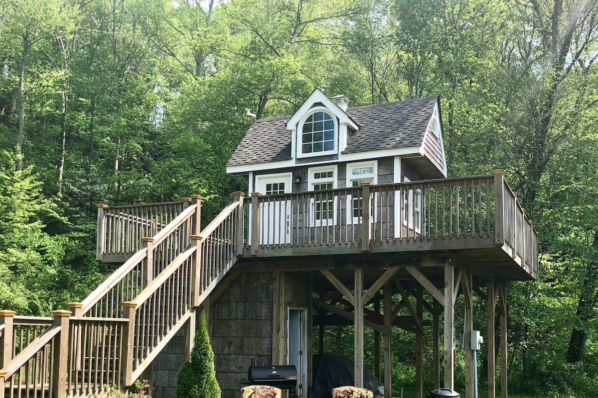 Heated Treehouse Rental Near Asheville NC