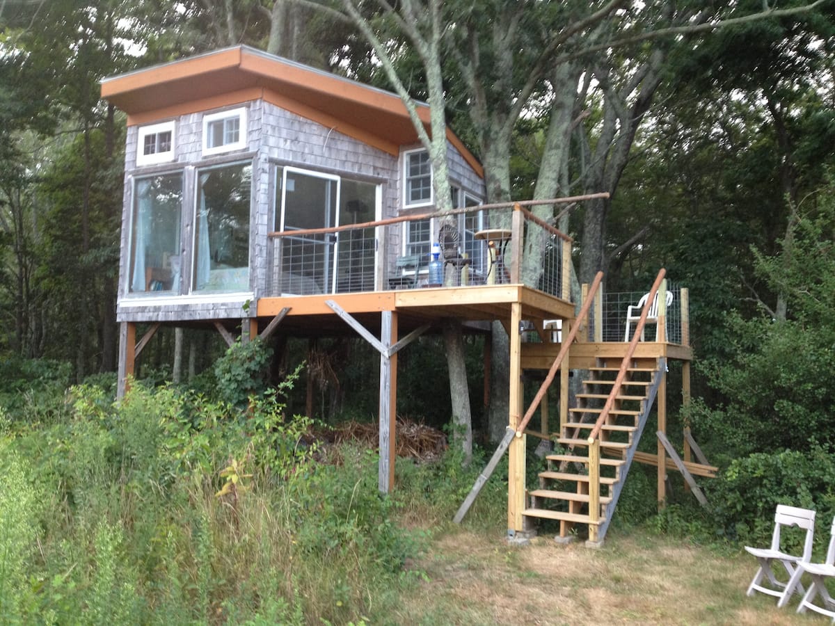 Providence area TreeHouse Farm Stay