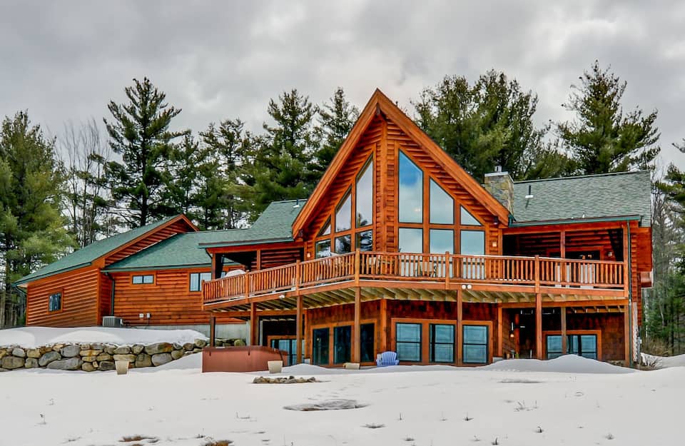 Spacious Luxurious Cabin - Amazing Views & Hot Tub
