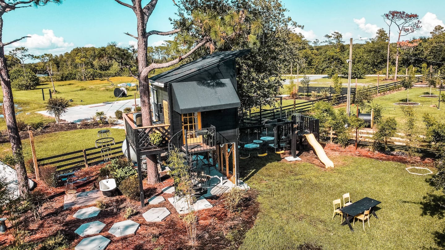 Treehouses in Florida Orlando beehive