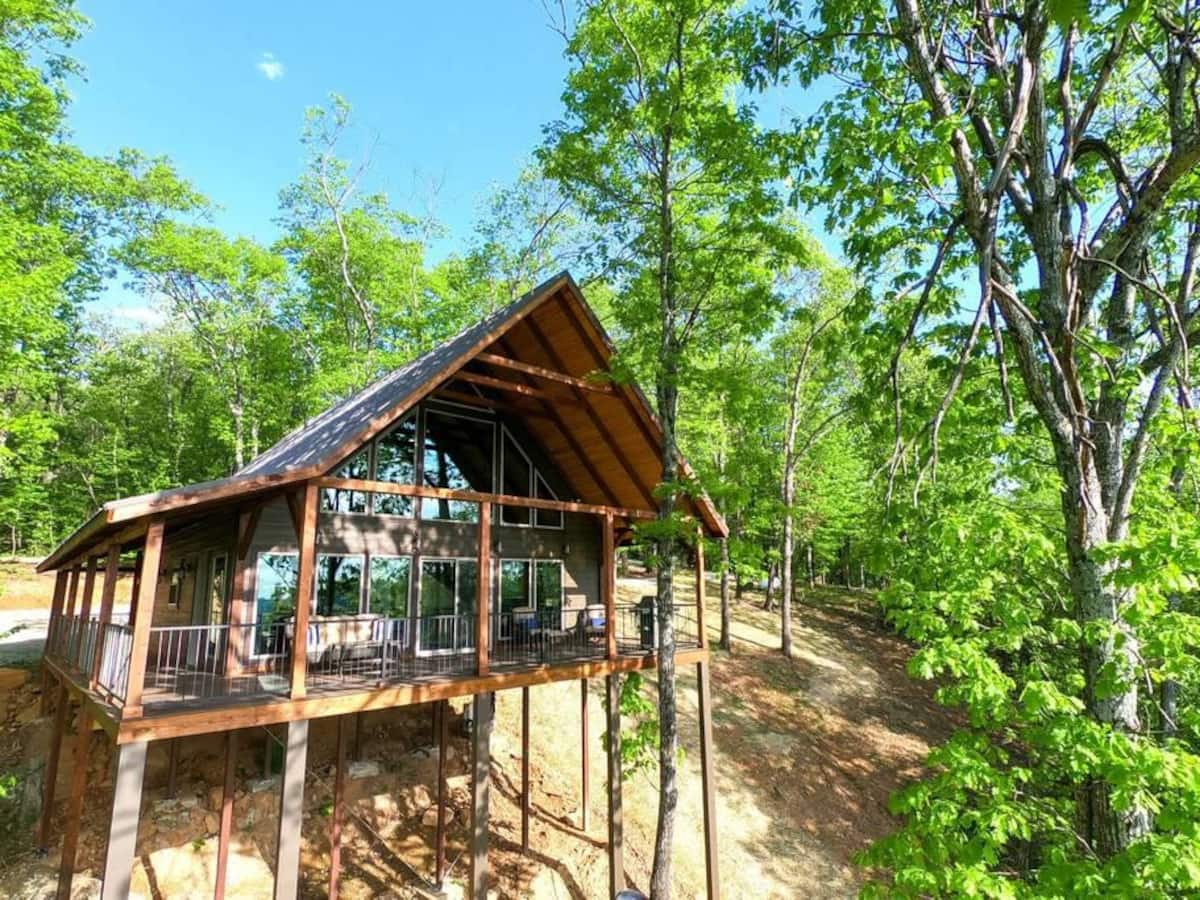Stunning, Luxurious Treetop Cabin - Red Rock Vista