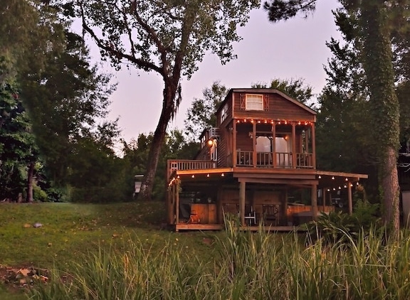 Bayou Breeze Louisiana Tree house Rental