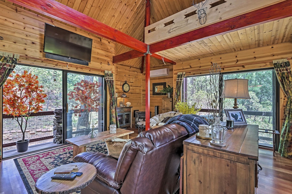 Cabin Arizona Treehouse Rental