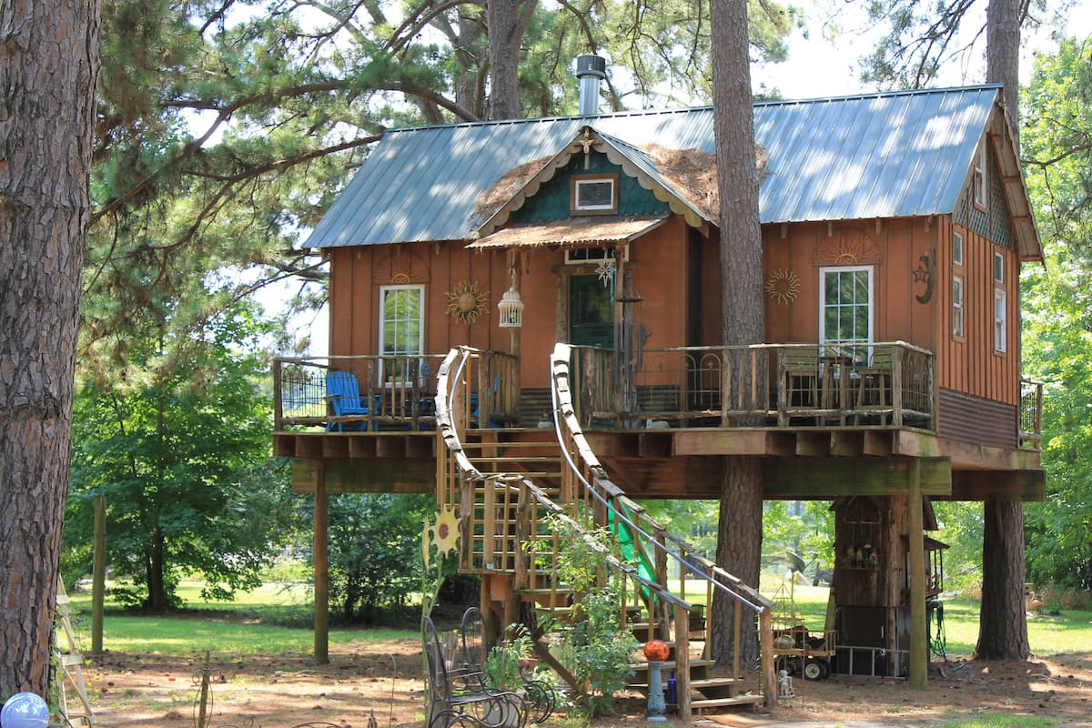 Cedar Treehouse Airbnb Louisiana