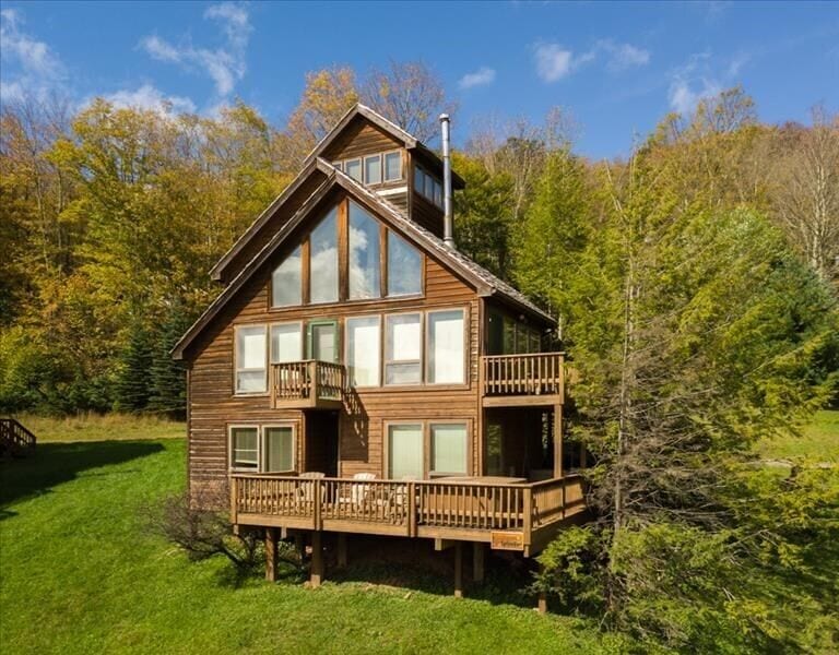 Cool Secluded Mountain Treehouse Rental in West Virginia
