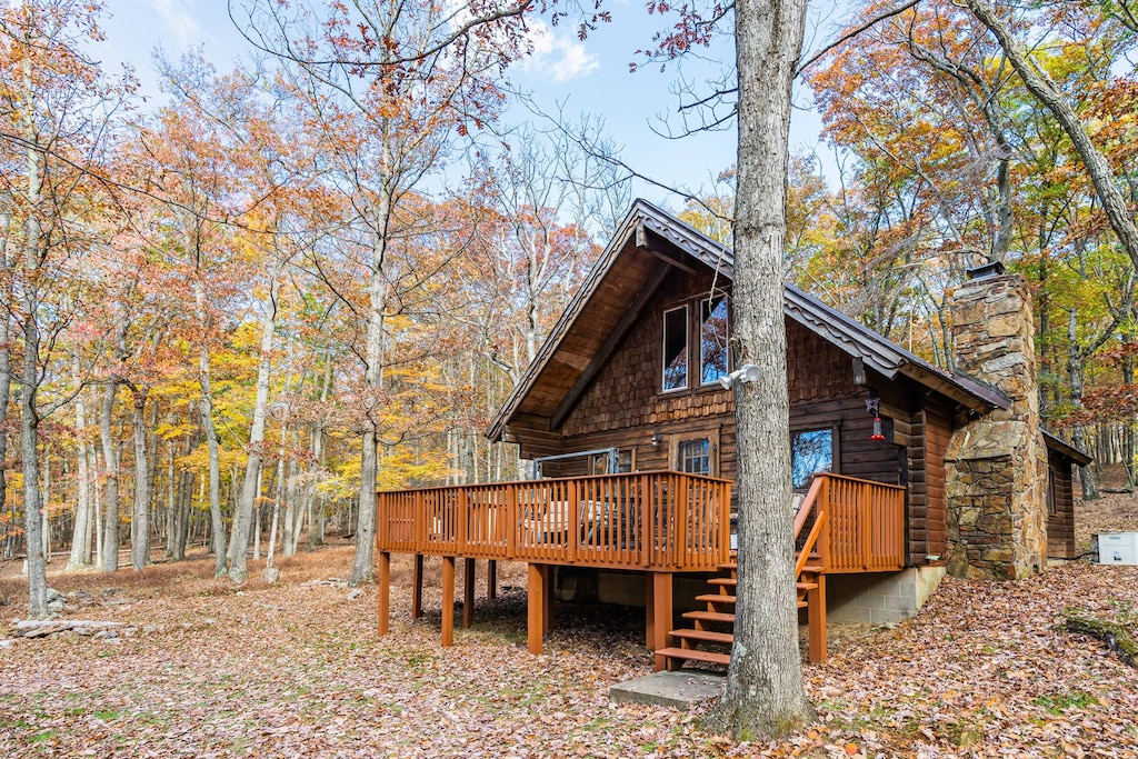 Cozy Cabin Treehouse in West Virginia Mountains