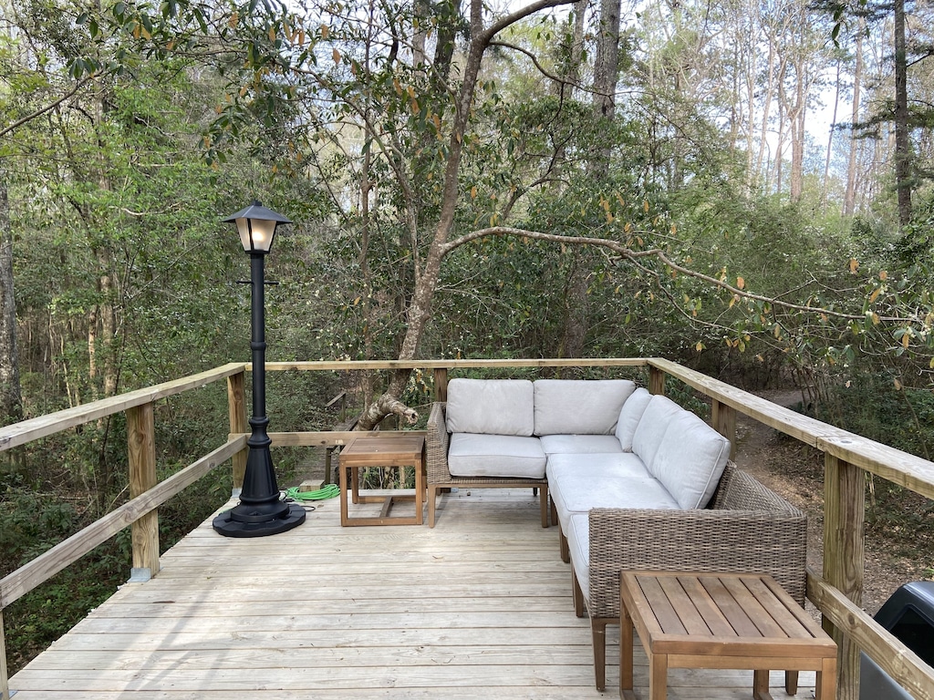 Creekside Cabin Treehouse Rental in Mississippi