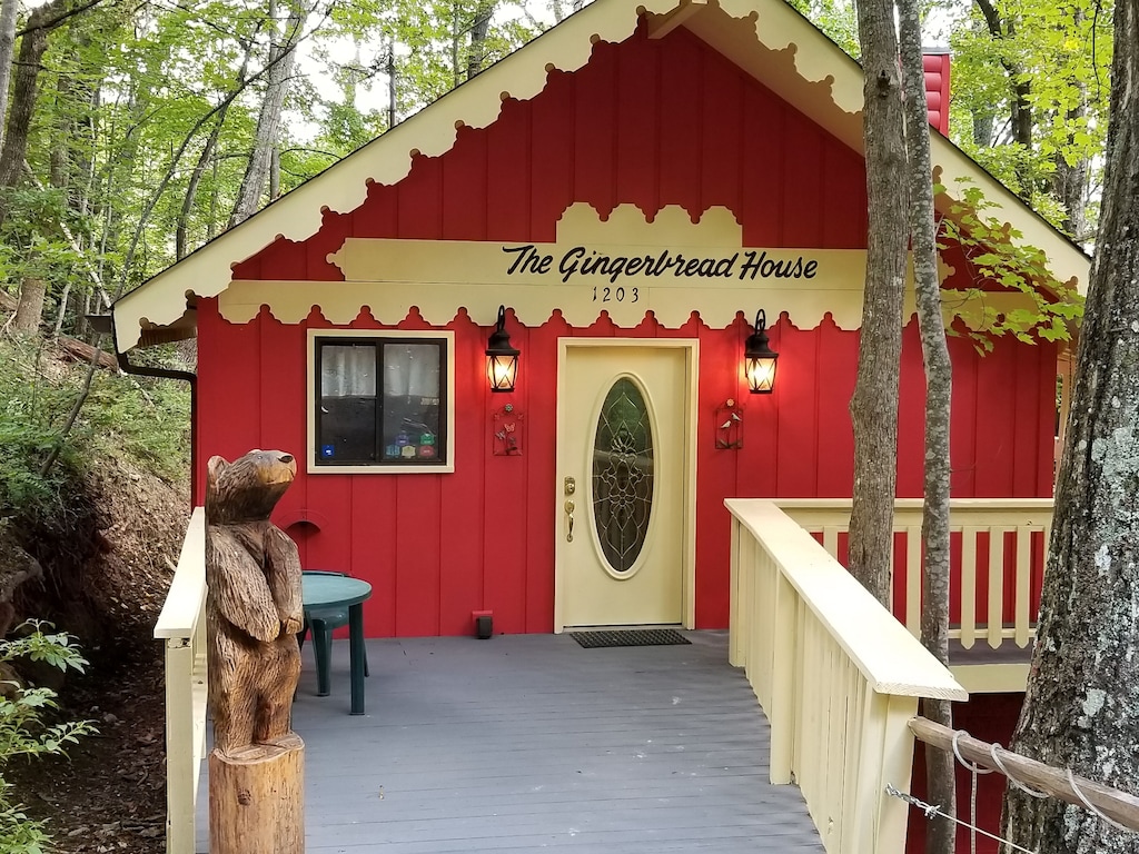 Ginger Bread House Treehouse Gatlinburg Cabin