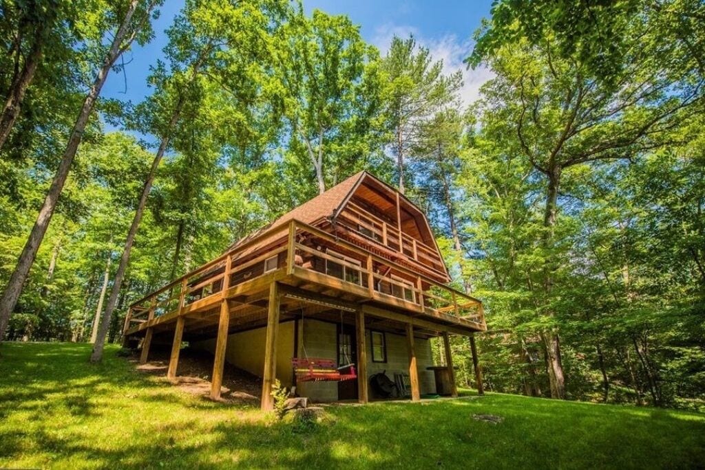 Hidden Gem Tree House Rental With Hot Tub in West Virginia