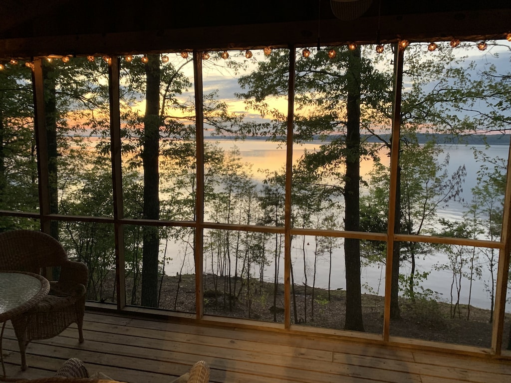 Lakefront Cabin Treehouse Mississippi Rental