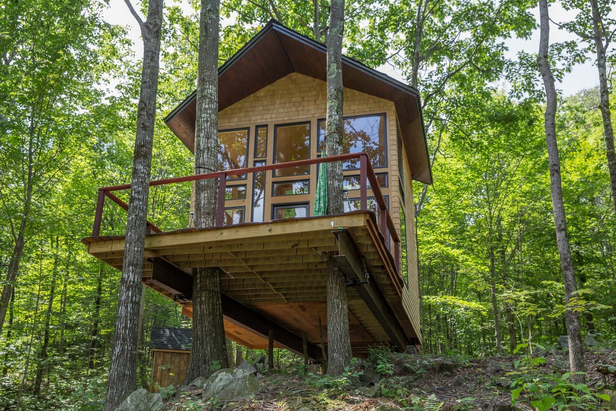 17 BEST Treehouse Rentals In New Hampshire | Treehouse Trippers