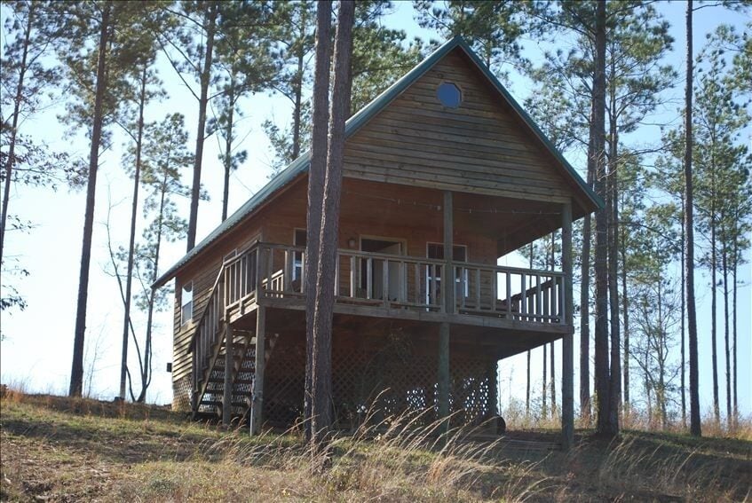 Lone Secluded Cabin Treehouse Mississippi