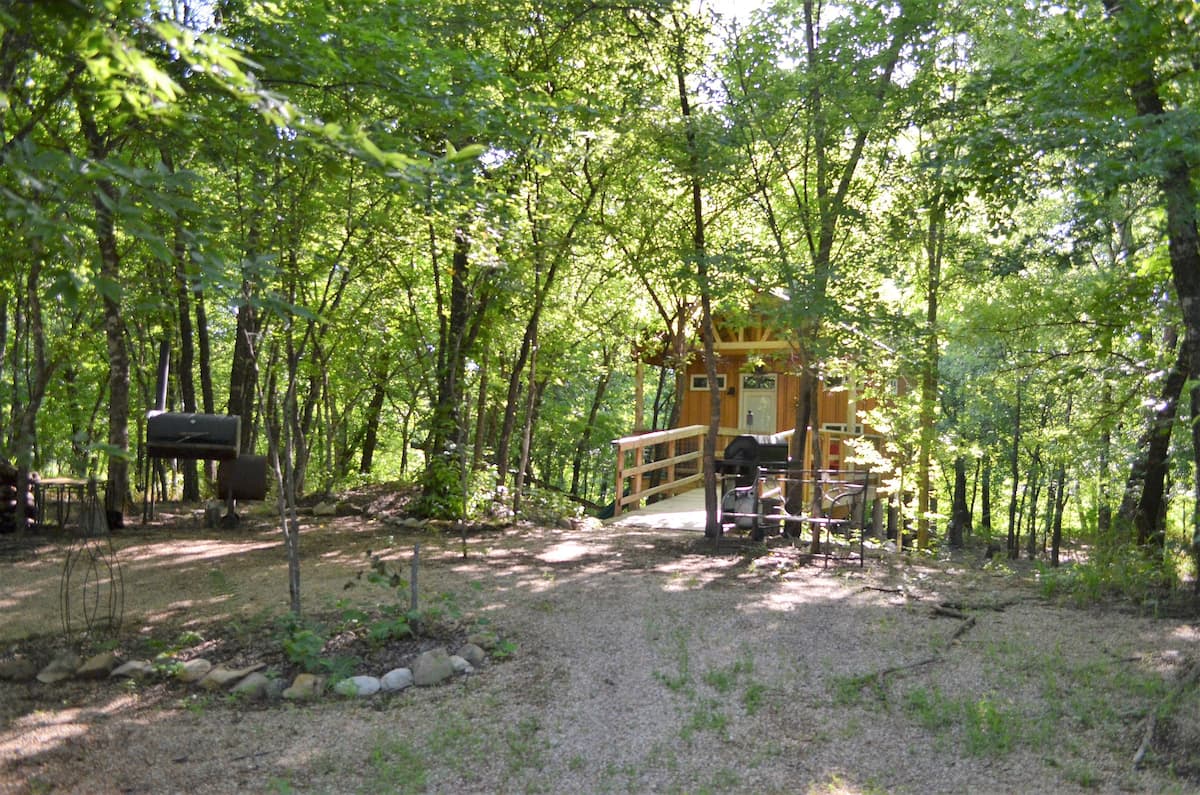 Rock Creek Retreat — Lincoln Lodge Oklahoma Treehouse Glamping