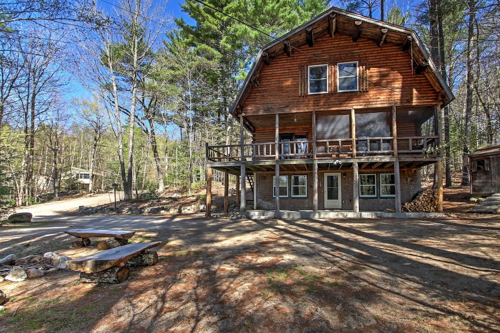 Rustic Madison Treehouse Cabin Rental in New Hampshire