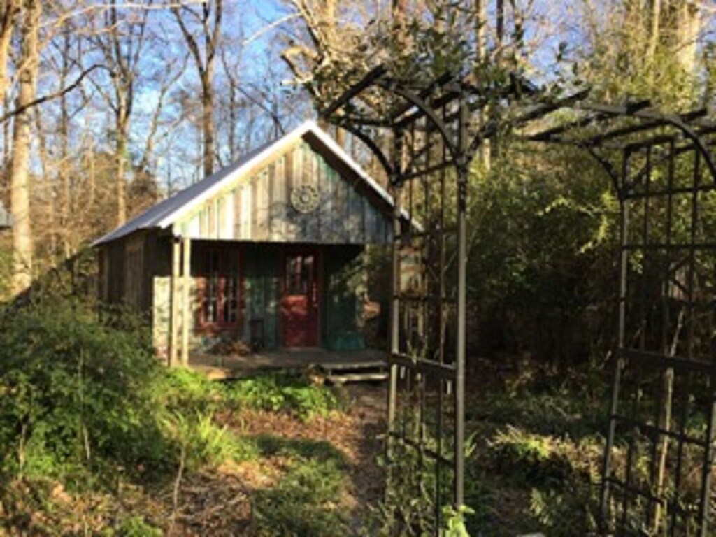 Rustic Treehouse Cabin