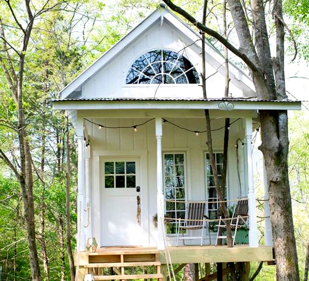 Tree House for a Romantic Getaway on a Farm near Chattanooga Valley, Georgia