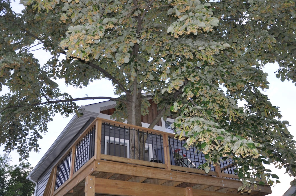 Treehouse Loft Maryland Rental