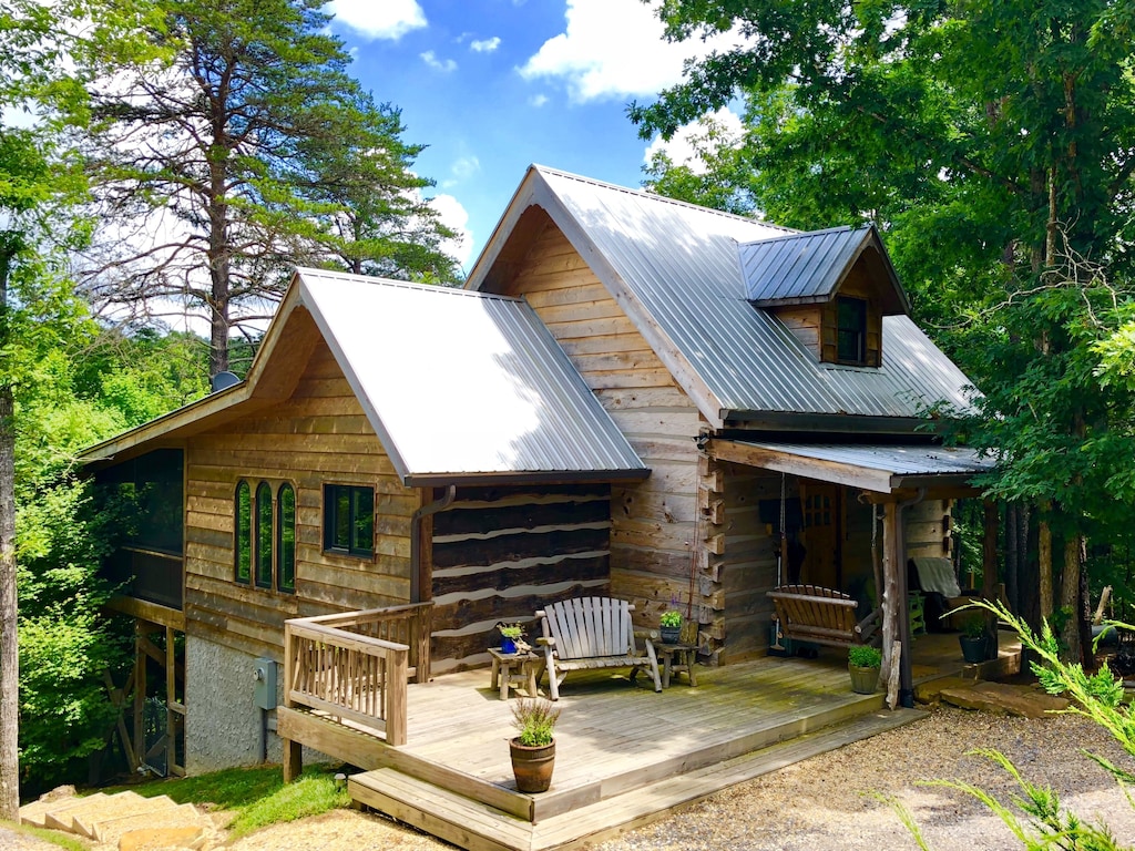 Unique Cabin Treehouse Rental in Alabama