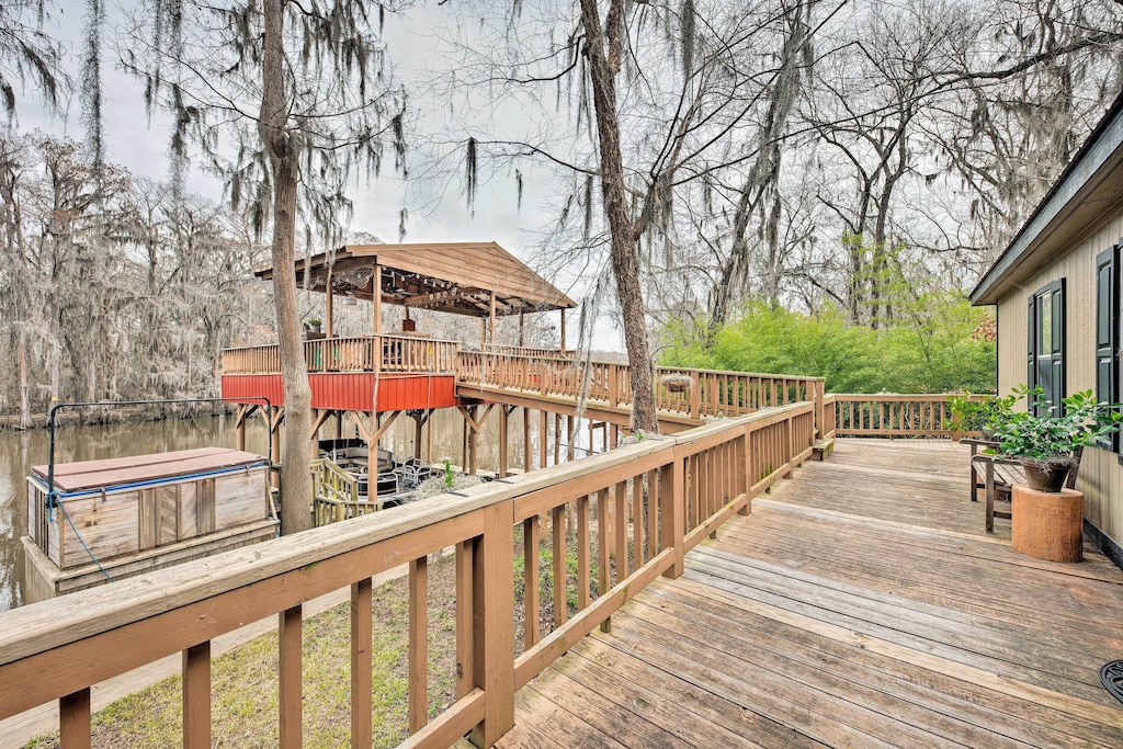 Waterfront Home with Treehouse