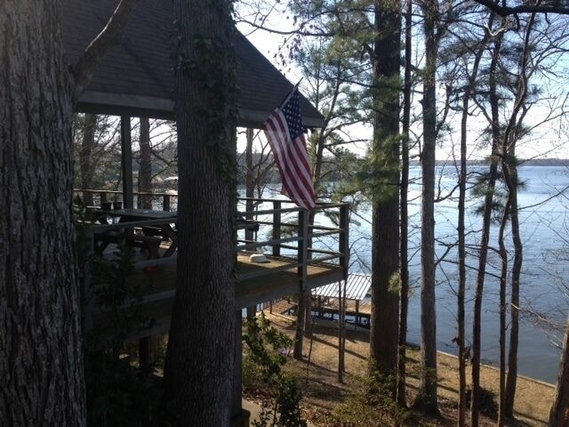 Wooded Hillside Lake Treehouse Louisiana