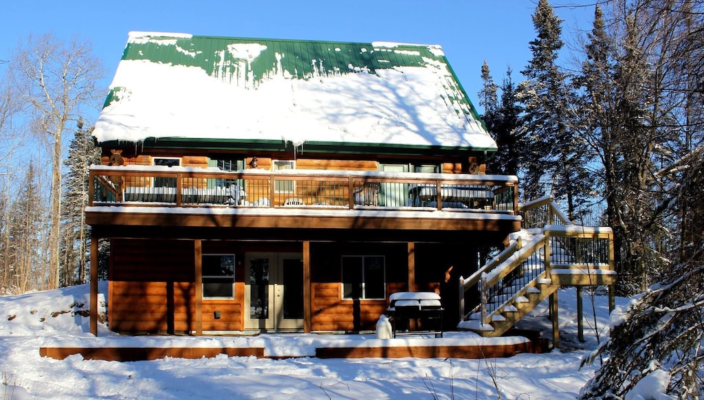 Secluded Cabin Treehouse Minnesota