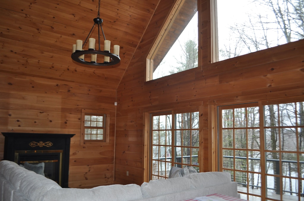 Treehouse Cabin Massachusetts
