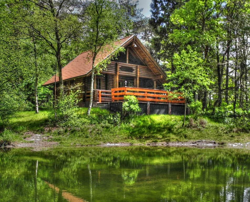 Treehouse Rentals in Germany lakefront