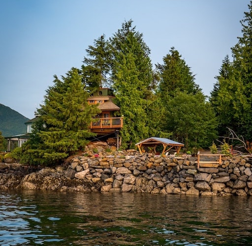 Custom Built Waterfront Luxury Tree House