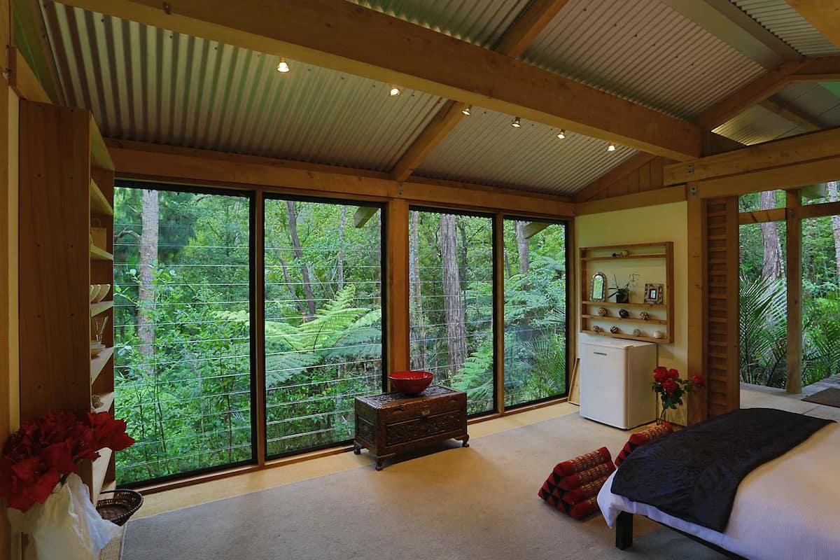 Romantic Bush Chalet - Kauri Chalet