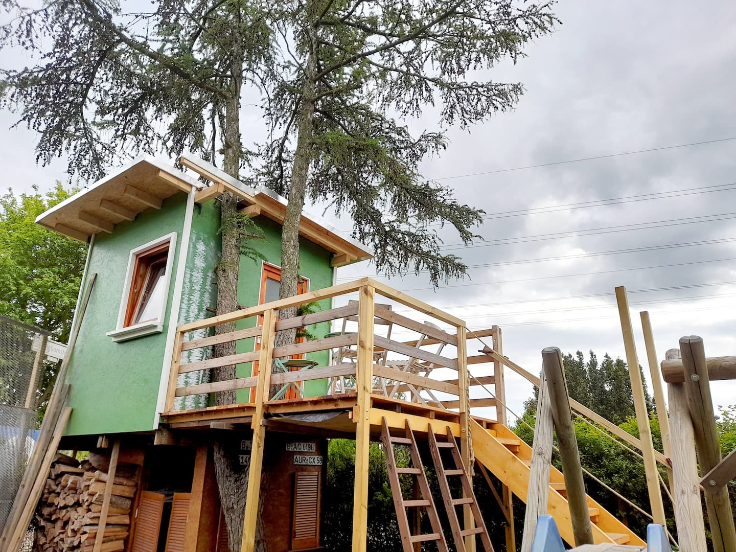 Berlin Treehouse Baumhaus
