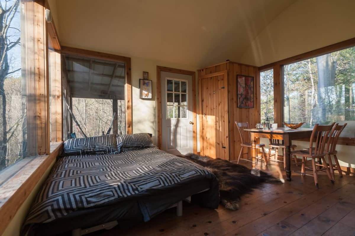 Canada Treehouse Rental