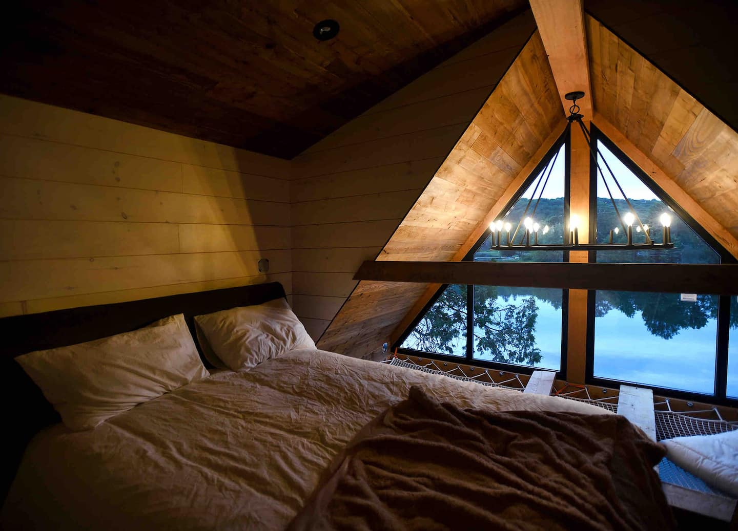 Luxury Treehouse Rental in Ontario Canada