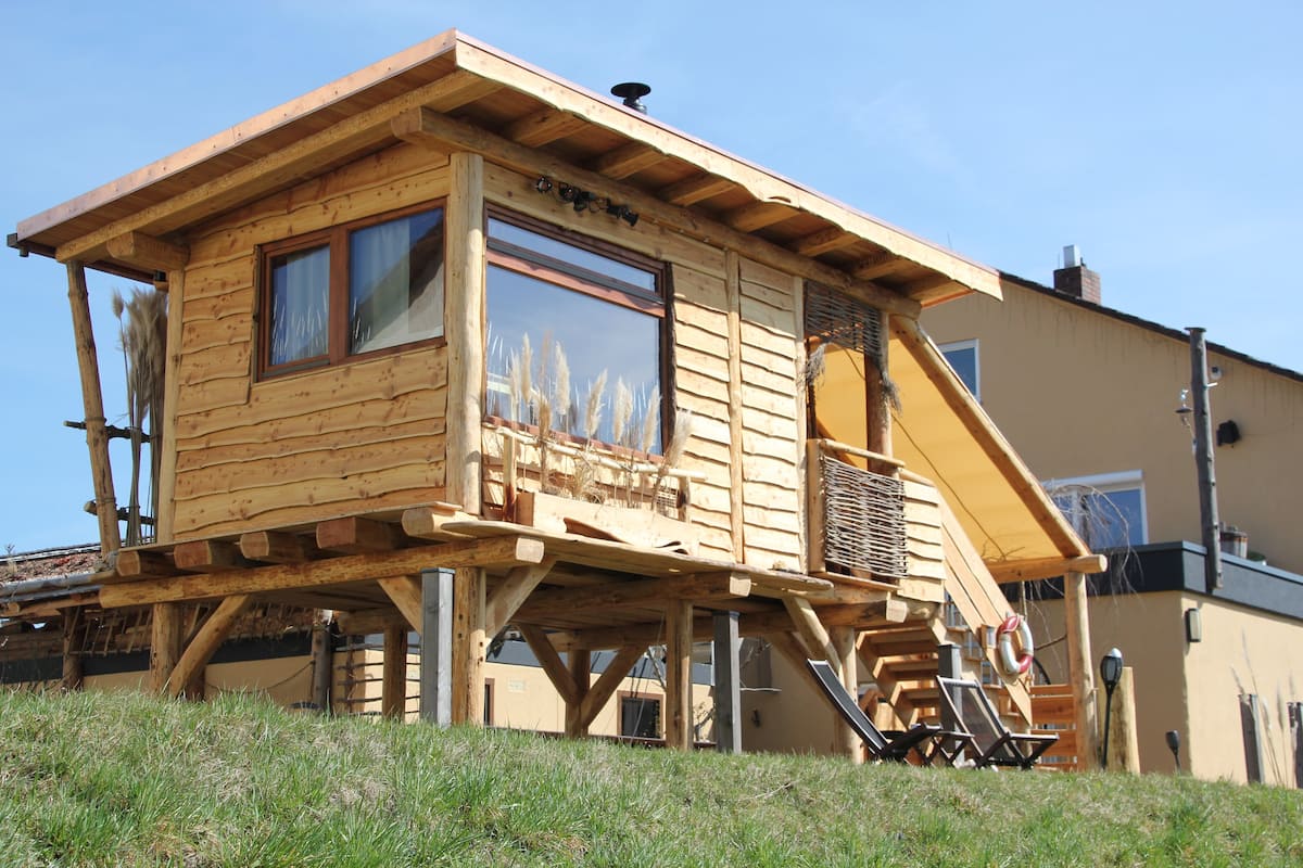 Nest in the Stelzenhütte